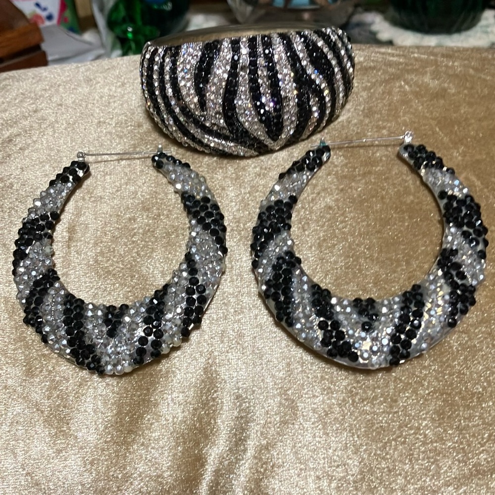 Zebra silver bracelet with rhinestones and earrings